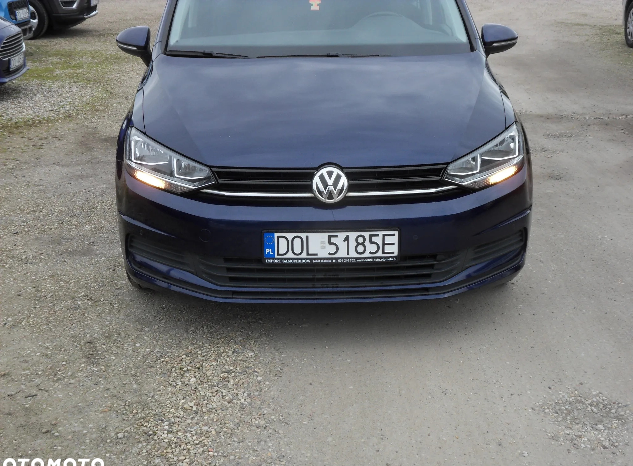 Volkswagen Touran cena 63960 przebieg: 144000, rok produkcji 2018 z Bodzentyn małe 254